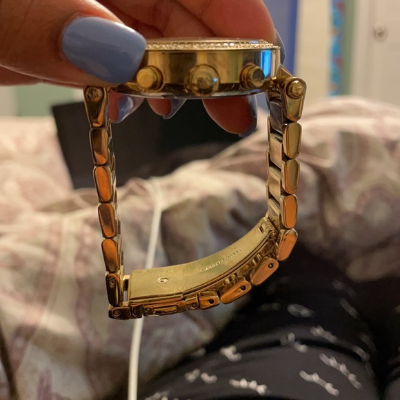 michael kors women watch - Picture 2 of 4